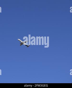 Fresno United States May 03 21 A Photo Of Alaska Airlines In Departure Flying Against A Bright Clear Blue Sky Background May 21 Stock Photo Alamy