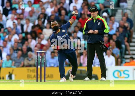 Ashar Zaidi in bowling action for Essex during Surrey vs Essex Eagles, NatWest T20 Blast Cricket at the Kia Oval on 19th July 2017 Stock Photo