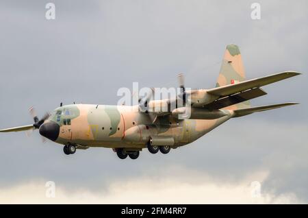 Omani Air Force Lockheed C-130H Hercules transport plane 502 of 16 squadron landing at Royal International Air Tattoo, RIAT, RAF Fairford 2011 Stock Photo