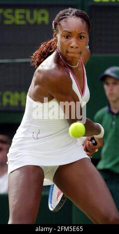 Wimbledon Tennis Championships July 2001   VENUS  WILLIAMS V LIKHOVTSEVA Stock Photo