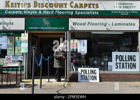 Leicester, Leicestershire UK 6th May 2021. UK News. A Carpet Shop in Oadby in Leicester is used as a Polling Station for the local elections. Alex Hannam/Alamy Live News Stock Photo