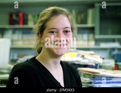 LUCY BARNARD AT WORK FEB 2001 Stock Photo