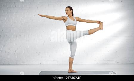 Natarajasana - Dancer Pose - Zuda Yoga