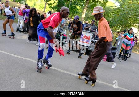 Dance skaters dancing in Central Park.Manhattan.New York City.USA Stock Photo