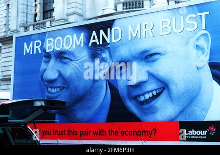 A LABOUR PARTY POSTER ON THE BACK OF A LORRY DEC 2000 OUTSIDE THE 15th IEA STATE OF THE ECONOMY CONFERENCE IN LONDON WHERE WILLIAM HAGUE AND MICHAEL PORTILLO WERE SPEAKING Stock Photo