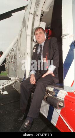 DEPUTY PRIME MINISTER JOHN PRESCOTT AT THE LAUNCH OF THE NEW  MARITIME COASTGUARD AGENCY AT LEE ON THE SOLENT, HANTS. PIC MIKE WALKER 1998 Stock Photo