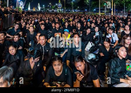 Mourners at funeral of King Rama IX, Bangkok, Thailand Stock Photo