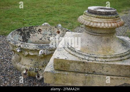 Bantry, West Cork, Ireland. 7th May, A children climbed on 19th Century Warwick Vase and now it’s broken due to this Shelswell-White family urging parents to mind their children when visiting Bantry House grounds, Brigitte Shelswell-White stated in a Facebook post that the vase is irreplaceable. Credit: Bantry Media/Alamy Live News Stock Photo