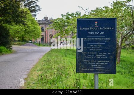 Bantry, West Cork, Ireland. 7th May, A children climbed on 19th Century Warwick Vase and now it’s broken due to this Shelswell-White family urging parents to mind their children when visiting Bantry House grounds, Brigitte Shelswell-White stated in a Facebook post that the vase is irreplaceable. Credit: Bantry Media/Alamy Live News Stock Photo