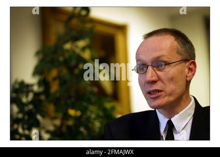 robert thomson ....editor of th times in his office in londonpic David Sandison 10/3/2004 Stock Photo