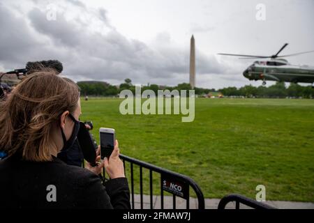 Washington, United States. 07th May, 2021. Marine One helicopter with President Joe Biden takes off to Camp David from the Ellipse near the White House in Washington, DC on Friday, May 7, 2021. Photo by Tasos Katopodis/Pool/Sipa USA Credit: Sipa USA/Alamy Live News Stock Photo