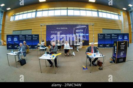 Schleswig, Germany. 08th May, 2021. Delegates of the Southern Schleswig Voters' Association (SSW) sit in the A. P. Møller School during their extraordinary state party conference for the top candidacy for the Bundestag election. Credit: Axel Heimken/dpa/Alamy Live News Stock Photo