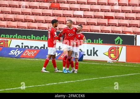 Oakwell, Barnsley, England - 8th May 2021 Conor Chaplin (11) of Barnsley after he scores to make it 2 - 1 during the game Barnsley v Norwich City, Sky Bet EFL Championship 2020/21, at Oakwell, Barnsley, England - 8th May 2021 Credit:  Arthur Haigh/WhiteRosePhotos/Alamy Live News                                        Oakwell, Barnsley, England - 8th May 2021  during the game Barnsley v Norwich City, Sky Bet EFL Championship 2020/21, at Oakwell, Barnsley, England - 8th May 2021 Credit:  Arthur Haigh/WhiteRosePhotos/Alamy Live News Stock Photo