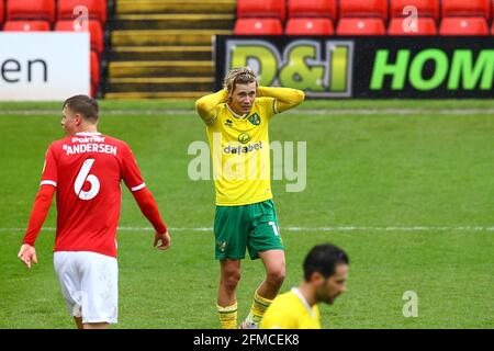 Oakwell, Barnsley, England - 8th May 2021 Todd Cantwell (14) of Norwich City after he blazed a great chance over the crossbar during the game Barnsley v Norwich City, Sky Bet EFL Championship 2020/21, at Oakwell, Barnsley, England - 8th May 2021 Credit:  Arthur Haigh/WhiteRosePhotos/Alamy Live News                                        Oakwell, Barnsley, England - 8th May 2021  during the game Barnsley v Norwich City, Sky Bet EFL Championship 2020/21, at Oakwell, Barnsley, England - 8th May 2021 Credit:  Arthur Haigh/WhiteRosePhotos/Alamy Live News Stock Photo