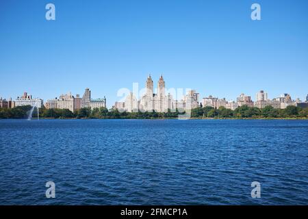 Panoramic view over New York City Central Park Reservoir looking west Stock Photo