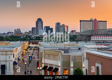 Shreveport, Louisiana, USA downtown city skyline and shopping areas at dusk. Stock Photo