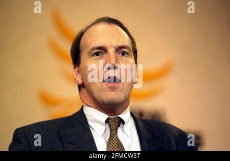 Liberal Democrat conference Bournemouth Sept 2000 Simon Hughes  home affairs spokesman,  addressing the conference on crime. Stock Photo