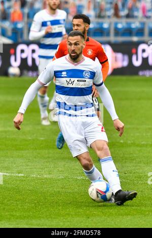 LONDON, UK. MAY 8TH Geoff Cameron of QPR in action during the Sky Bet Championship match between Queens Park Rangers and Luton Town at Loftus Road Stadium, London on Saturday 8th May 2021. (Credit: Ivan Yordanov | MI News) Credit: MI News & Sport /Alamy Live News Stock Photo