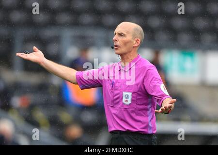 Derby, UK. 08th May, 2021. Mike Dean referee in Derby, United Kingdom on 5/8/2021. (Photo by Conor Molloy/News Images/Sipa USA) Credit: Sipa USA/Alamy Live News Stock Photo