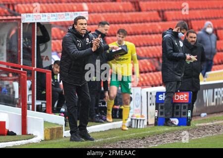 Barnsley, UK. 08th May, 2021. Valérien Ismaël manager of Barnsley applauds his players in Barnsley, United Kingdom on 5/8/2021. (Photo by Mark Cosgrove/News Images/Sipa USA) Credit: Sipa USA/Alamy Live News Stock Photo