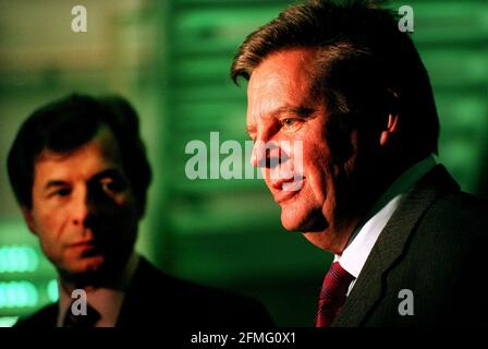 British American Tobacco and Rothmans merger. Press confrence at London  H.Q. of BAT. L-R:Martin Broughton, the current Chairman of BAT and Johann  Rupert, the current Chief Executive of Richemont Stock Photo -