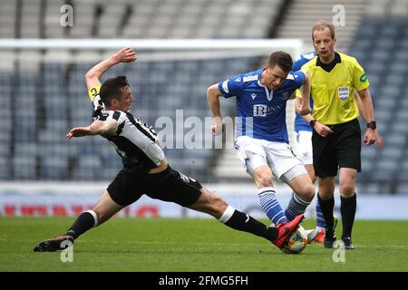 St Mirren's Joe Shaughnessy (left) and St Johnstone's Guy Melamed battle for the ball during the Scottish Cup Semi Final match at Hampden Park, Glasgow. Picture date: Sunday May 9, 2021. Stock Photo