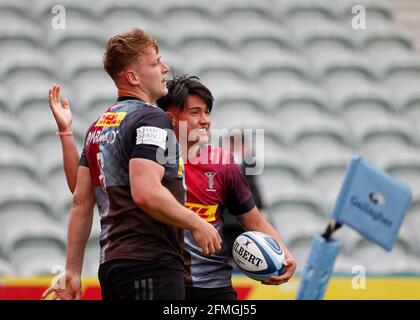 Harlequins Alex Dombrandt and Marcus Smith tackles Saracens Andy ...