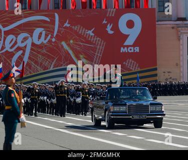St. Petersburg, Russia. 09th May, 2021. Soldiers of the Russian army parade on the palace Square to mark the 76th anniversary of victory.A solemn military parade in St. Petersburg to mark the 76th anniversary of the Victory in the Great Patriotic War. Credit: SOPA Images Limited/Alamy Live News Stock Photo