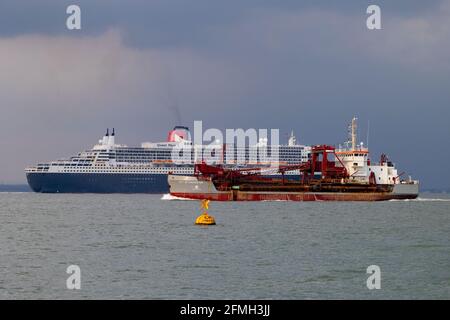 Dredger,City of Chichester,The Solent,Cowes,Isle of Wight,England,UK Stock Photo