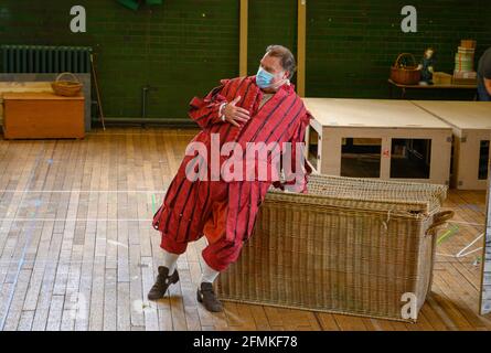 Alford House, London, UK. 10 May 2021. Rehearsals take place in central London for Grange Park Opera Surrey production of Verdi’s comic opera Falstaff with Bryn Terfel in costume. The opera starts on 10 June at Grange Park in Surrey and is sold out. Credit: Malcolm Park/Alamy Live News. Stock Photo
