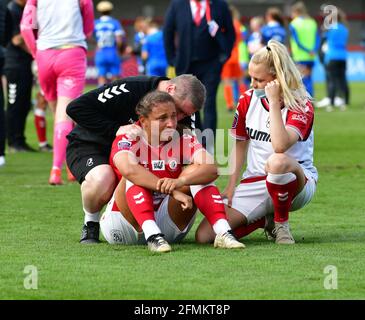 Crawley, UK. 09th May, 2021. Matt Beard Manager of Bristol City consoles his players after the FA Women's Super League match between Brighton & Hove Albion Women and Bristol City Women at The People's Pension Stadium on May 9th 2021 in Crawley, United Kingdom. (Photo by Jeff Mood/phcimages.com) Credit: PHC Images/Alamy Live News Stock Photo