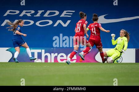 Kingston, UK. 09th May, 2021. Fran Kirby of Chelsea Women saved by Goalkeeper Grace Moloney of Reading women during the FAWSL match between Chelsea Women and Reading Women at the Kingsmeadow Stadium, Kingston, England on 9 May 2021. Photo by Andy Rowland. Credit: PRiME Media Images/Alamy Live News Stock Photo