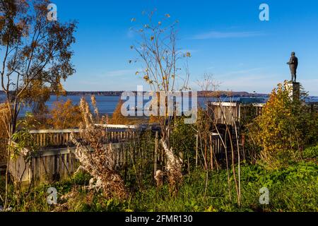 View of the Captain James Cook Monument in Resolution Park in Anchorage. Alaska, USA. Stock Photo