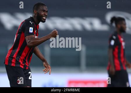 Torino, Italy. 09 May 2021. Italian Serie A. Fikayo Tomori of Ac Milan  celebrate at the end of the Serie A match between Juventus Fc and Ac Milan. Stock Photo