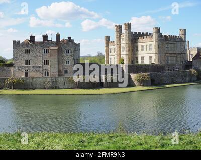 Leeds, Kent, UK. 11th May, 2021. UK Weather: a sunny and warm afternoon ...