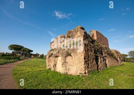 Cistern of Villa delle Vignacce, Park of the Aqueducts (Parco degli Acquedotti), Rome, Lazio, Italy Stock Photo