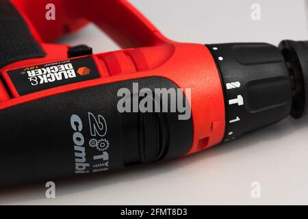 https://l450v.alamy.com/450v/2fmt8d3/a-black-decker-combination-drilldriver-2fmt8d3.jpg