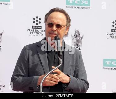 LOS ANGELES - APR 7:  Billy Crystal at the Carl and Rob Reiner Hand and Footprint Ceremony at the TCL Chinese Theater IMAX on April 7, 2017 in Los Angeles, CA Stock Photo