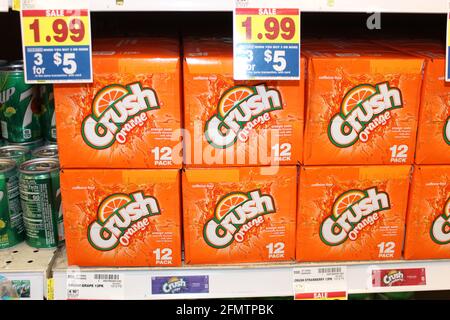https://l450v.alamy.com/450v/2fmtpbk/orange-crush-shot-closeup-in-12-pack-cases-on-a-metal-shelf-at-a-grocery-store-in-kansas-2fmtpbk.jpg