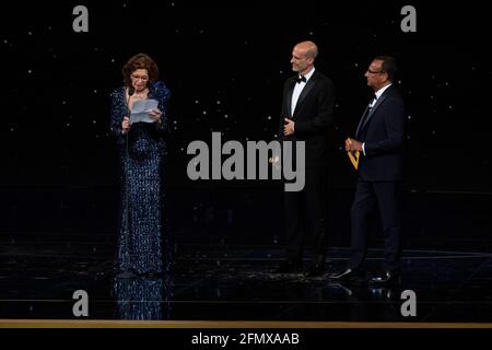 Rome, To. 12th May, 2021. ** EDITORIAL USE ONLY ** Rome, David di Donatello 2021 Awards. In the photo: Sophia Loren and Edoardo Ponti with Carlo Conti Credit: Independent Photo Agency/Alamy Live News Stock Photo