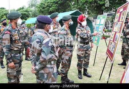 Army Chief General MM Naravane seen wearing Indian Army's new uniform in a  viral photo