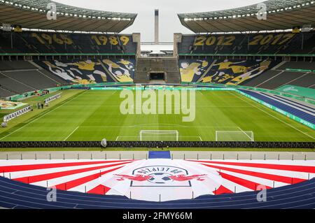 Berlin, Germany. 12th May, 2021. Football: DFB Cup, Before the final RB Leipzig - Borussia Dortmund at the Olympiastadion Berlin. View into the Olympic Stadium. Credit: Jan Woitas/dpa-Zentralbild/dpa - IMPORTANT NOTE: In accordance with the regulations of the DFL Deutsche Fußball Liga and/or the DFB Deutscher Fußball-Bund, it is prohibited to use or have used photographs taken in the stadium and/or of the match in the form of sequence pictures and/or video-like photo series./dpa/Alamy Live News Stock Photo