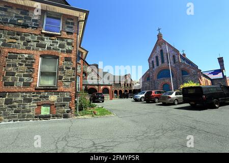 Historic St. Johns Episcopal Church Getty Square Yonkers New York Stock Photo