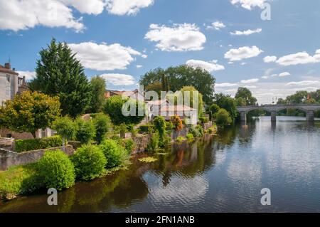 ‘Pont Vieux’ bridge (13th century) and the Charente river, Confolens, Charente (16), Nouvelle-Aquitaine region, France Stock Photo