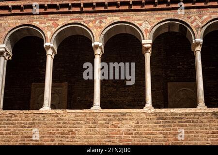Bologna. Cloister of the Basilica of Santo Stefano or the Seven Churches in early Christian, Romanesque and Gothic style. Emilia-Romagna, Italy Europe Stock Photo