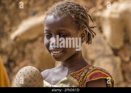 Girl in Bandiagara. Dogon country, Mali Stock Photo