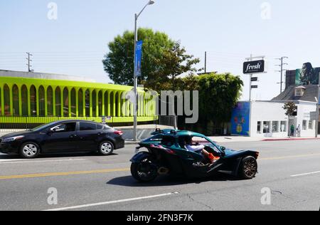West Hollywood, California, USA 8th May 2021 A general view of atmosphere of car and Mutato Muzika recording studio at 8760 Sunset Blvd on May 8, 2021 in West Hollywood, California, USA. Photo by Barry King/Alamy Stock Photo Stock Photo