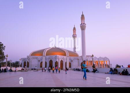 Jeddah, Saudi Arabia - April 23, 2021: Beautiful view of the Hassan Enany Mosque at Maghrib prayer dusk Stock Photo