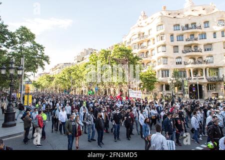 Barcelona, Spain. 13th May, 2021. Protesters gathering during the demonstration.Some 800 workers from the Japanese car manufacturer, Nissan, have demonstrated in front of the Spanish Government Delegation in Barcelona, to demand an alternative to the closure of Nissan's Barcelona plant, also providing solutions to suppliers and subcontracted companies and demanding reindustrialization of the affected work centers. Credit: SOPA Images Limited/Alamy Live News Stock Photo