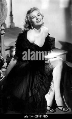 Ekberg, Anita, 29.9.1931 - 11.1.2015, Swedish actress, full length, 1960s, ADDITIONAL-RIGHTS-CLEARANCE-INFO-NOT-AVAILABLE Stock Photo